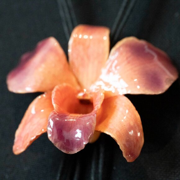 Real Orchid Necklace from Thailand - Picture 1 of 7